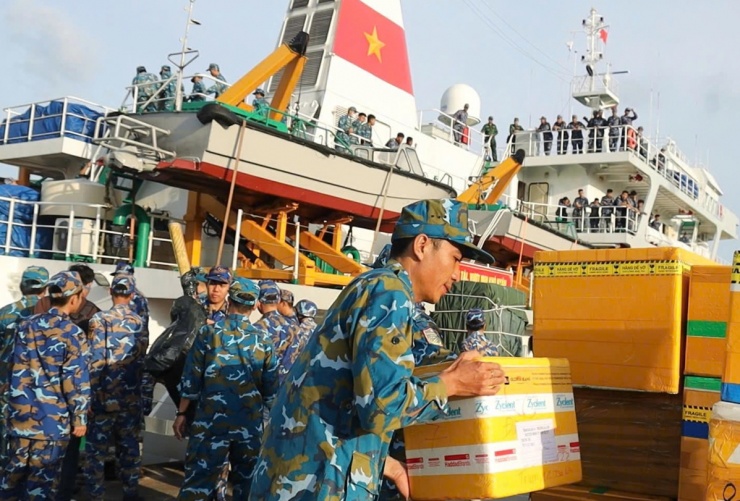 Những ngày cận Tết ở đảo Trường Sa và địa đầu Lũng Cú - 1