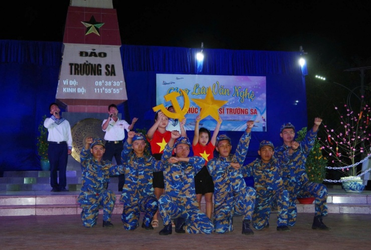 Những ngày cận Tết ở đảo Trường Sa và địa đầu Lũng Cú - 7