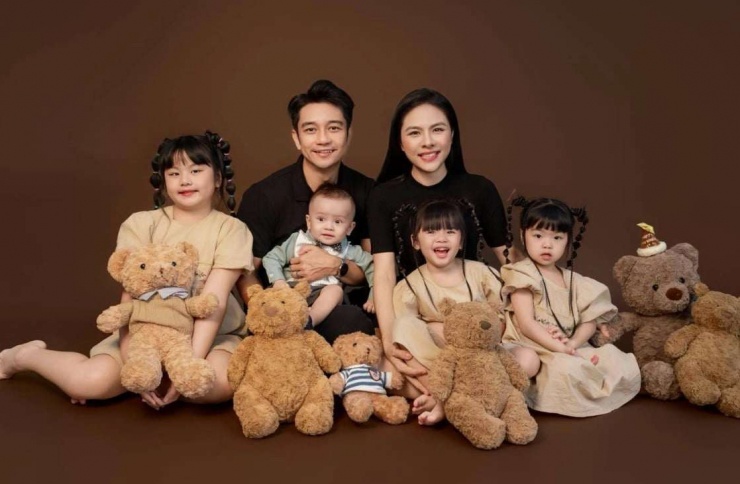Gia đình hạnh phúc, viên mãn của Vân Trang. (Ảnh: FBNV)