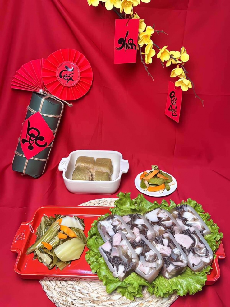 Trong quá trình nấu thịt đông, cần hớt bọt kỹ, ninh lửa nhỏ