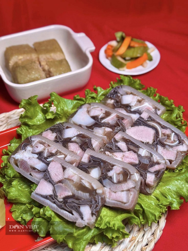 Cắt miếng mỏng mỏng vừa ăn - và ăn kèm với dưa chua