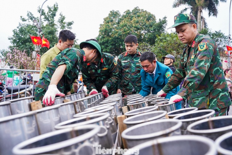 Bên trong trận địa pháo hoa đêm Giao thừa tại Hà Nội - 7