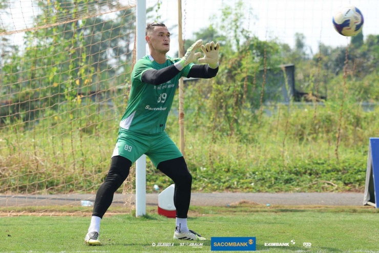 Patrik Lê Giang cao 1m88, cân nặng 85kg, được chuyên trang chuyển nhượng Transfermarkt định giá 150.000 euro. Ảnh: CLB Công an TP.HCM.