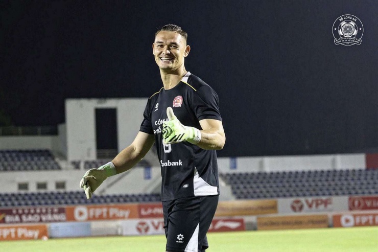 Hôm 28/1 vừa qua, thủ môn Việt kiều Patrik Lê Giang đã chính thức có quốc tịch Việt Nam. Ảnh: CLB Công an TP.HCM.