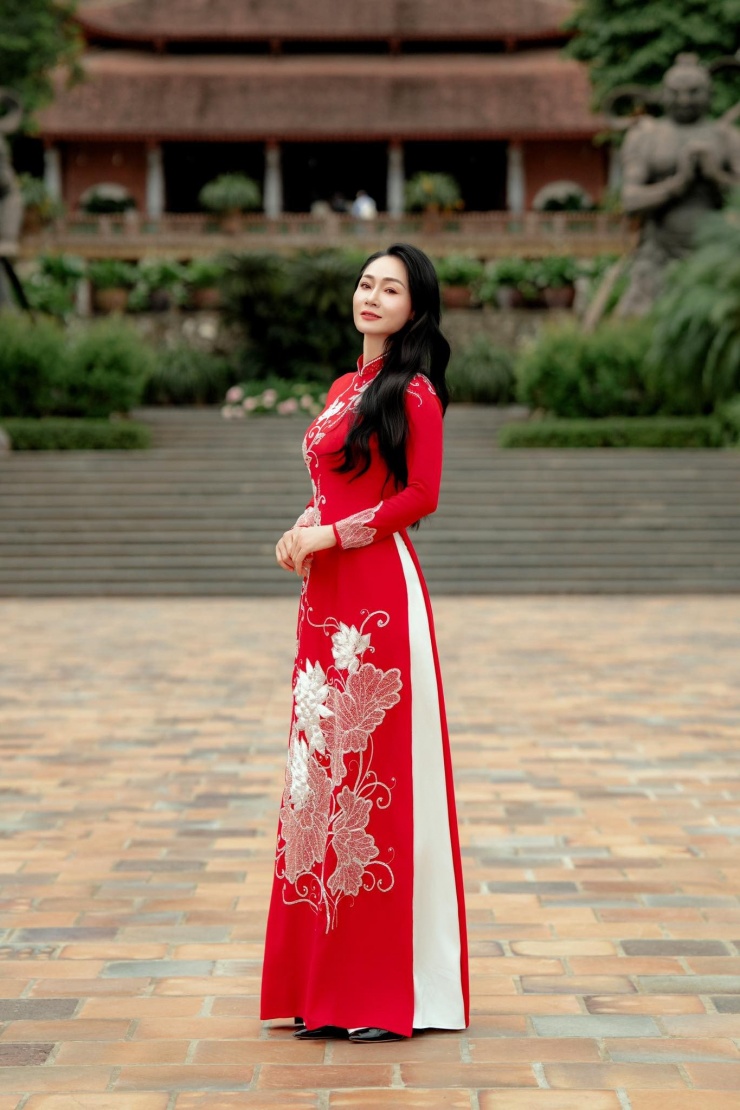 Nổi tiếng từ phim "Của để dành" gần 3 thập kỷ trước, Quách Thu Phương vẫn giữ được vóc dáng và nhan sắc khiến nhiều người ngưỡng mộ. 