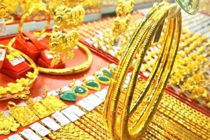 Chốt giá vàng hôm nay ngày 15/2 tăng rất mạnh, người mua vẫn lỗ đậm