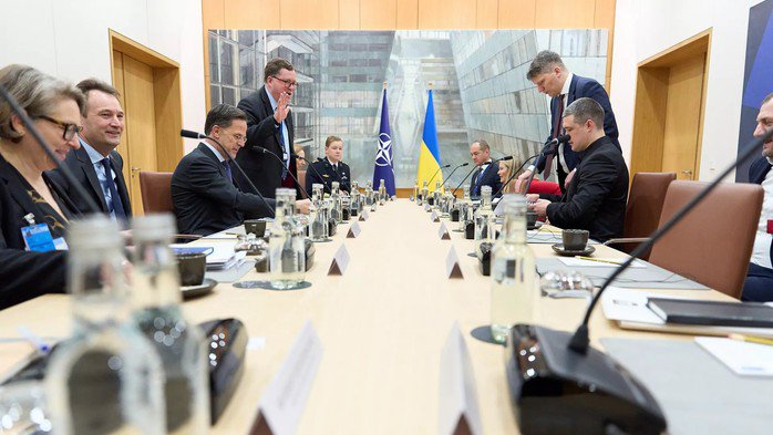 Cuộc gặp song phương giữa Tổng thư ký NATO Mark Rutte và Bộ trưởng Bộ Quốc phòng Ukraine Mykhailo Fedorov. Ảnh: NATO