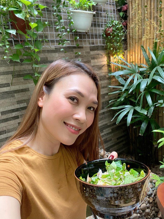 Mỹ Tâm từng tự tay vào bếp và làm món bún mắm nêm, vốn được xem là đặc sản quê hương cô.