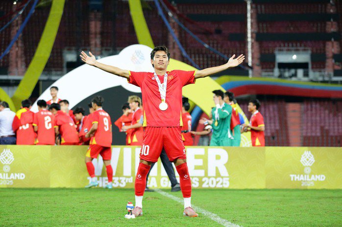 Tài năng "dị biệt" ở tuyển U23 Việt Nam - 7