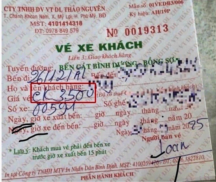 Nhà xe Thảo Nguyên thừa nhận đã nhận 3,5 triệu đồng của khách hàng đặt cọc mua vé 4 giường đôi, cao hơn mức giá vé niêm yết sau phụ thu.