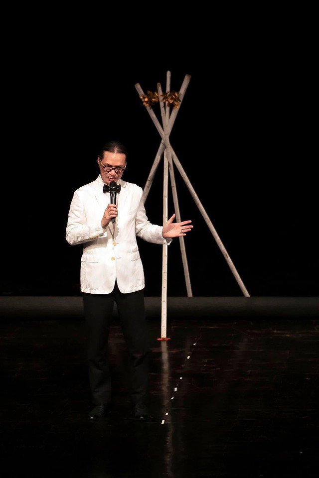 NSND Trần Lực cùng LucTeam thực hiện và biểu diễn thành công vở "Ngày mai trời lại sáng".