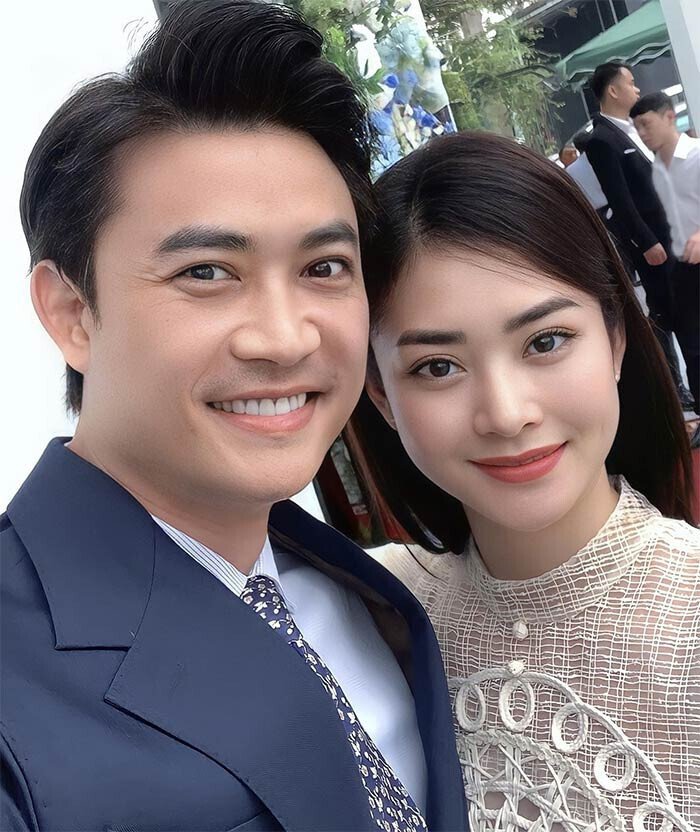 Bà xã xinh như hot girl của nam diễn viên phim giờ vàng.