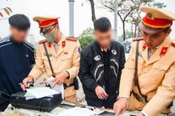 Khi người dân quay clip CSGT: Ranh giới giữa giám sát và gây rối trật tự công cộng?