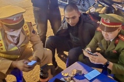 Khống chế đối tượng vừa trộm cắp xe máy, bỏ chạy khi gặp CSGT Hà Nội