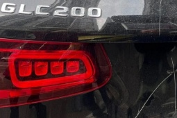 Khởi tố vụ án đập gương, cào xước xe Mercedes đỗ trước nhà dân ở Hà Nội