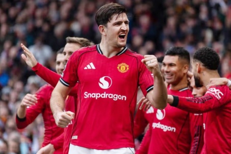 Maguire hồi sinh, dàn sao MU kêu gọi hợp đồng mới cho cựu đội trưởng