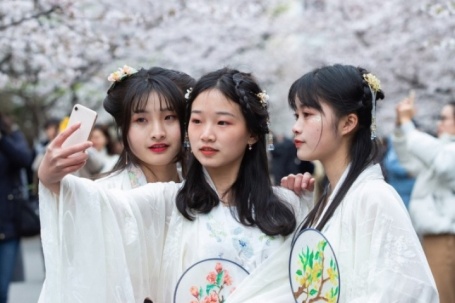 Các kiểu đón Tết Nguyên đán độc đáo của giới trẻ châu Á