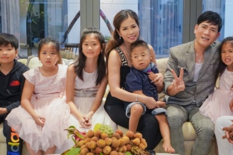 Vợ Quách Thành Danh 'quá tải' vì sắm Tết cho gia đình đông con