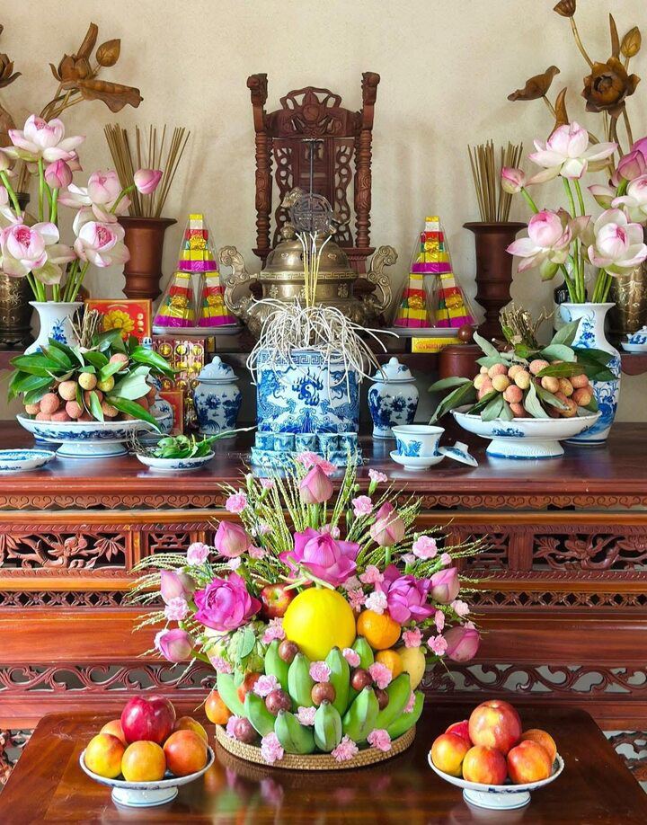 Ban thờ ngày rằm tháng 5 và rằm tháng 6.