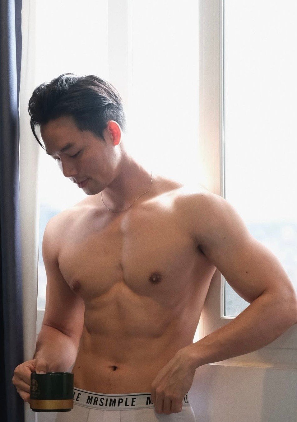 Ngoại hình vạm vỡ của Á vương Vũ Linh. Anh là một trong những người mẫu có được nhận xét có ngoại hình đạt chuẩn quốc tế.