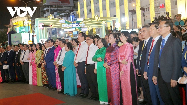 Các đại biểu dự Lễ khai mạc. (Ảnh: H.G)