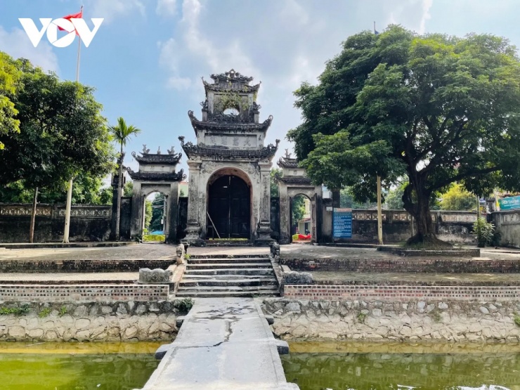 Chùa Chuông là một trong những di tích tiêu biểu nằm trong khu di tích Quốc gia đặc biệt Phố Hiến