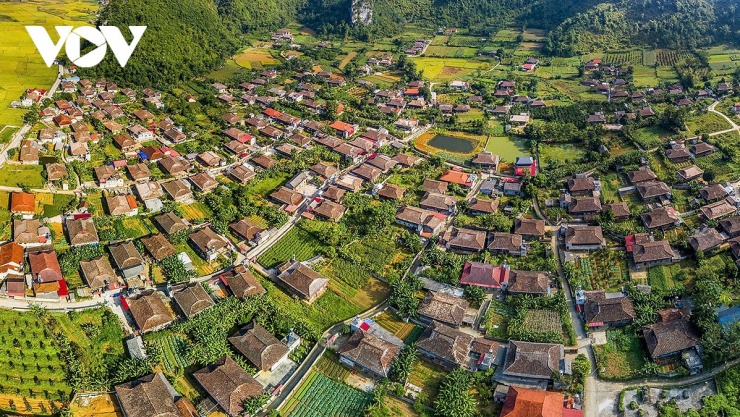 Sức hút của ngôi làng nằm trong vùng công viên địa chất toàn cầu UNESCO Lạng Sơn này không chỉ nằm ở những giải thưởng, hay sự vinh danh mà nó đến từ những nét đặc trưng riêng, từ chính những cảm nhận, những đánh giá của du khách khi trải nghiệm văn hóa truyền thống, chiêm ngưỡng khung cảnh thiên nhiên hoang sơ, hùng vĩ.