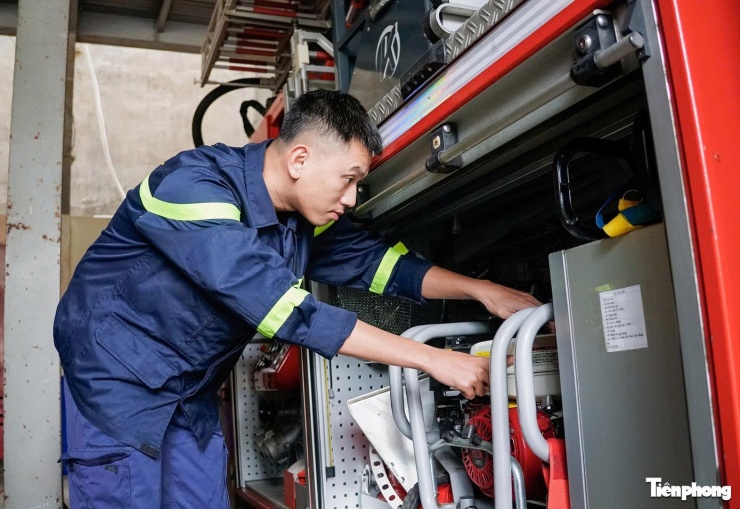 Những người lính cứu hỏa giữ bình yên ngày Tết - 6