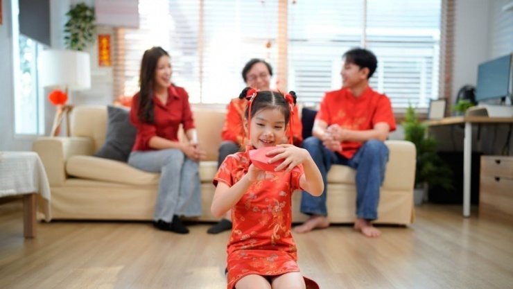 Tiền mừng tuổi là nét văn hóa truyền thống của những quốc gia đón Tết Nguyên đán như Trung Quốc.