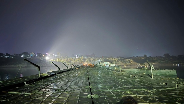 Hiện tại, các phương tiện ô tô dưới 7 chỗ ngồi có thể lưu thông qua cầu phao. Cầu phao sẽ phục vụ nhu cầu đi lại của người dân trong thời gian sửa chữa, khắc phục hư hỏng cầu Sông Lô. Thời gian hoạt động từ 6 giờ đến 21 giờ hàng ngày, riêng trong những ngày Tết Nguyên đán, lữ đoàn 249 sẽ vận hành 24/24h để phục vụ nhân dân đi lại vui Xuân, đón Tết.