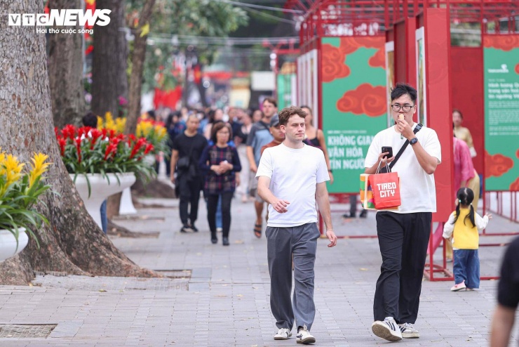 Không khí thoáng đãng, thời tiết khô ráo tạo cảm giác dễ chịu.