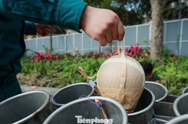 Trận địa pháo hoa bên Hồ Gươm sẵn sàng khai hỏa đón Giao thừa - 4