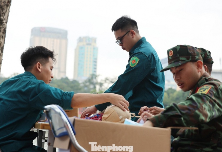 Trận địa pháo hoa bên Hồ Gươm sẵn sàng khai hỏa đón Giao thừa - 9