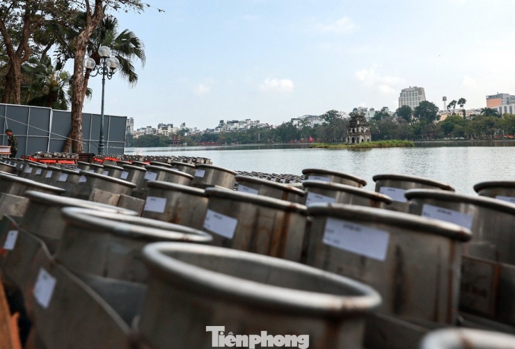 Trận địa pháo hoa bên Hồ Gươm sẵn sàng khai hỏa đón Giao thừa - 8