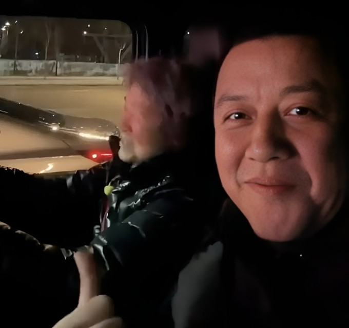 Lý Á Bằng và mẹ. Ảnh: Weibo