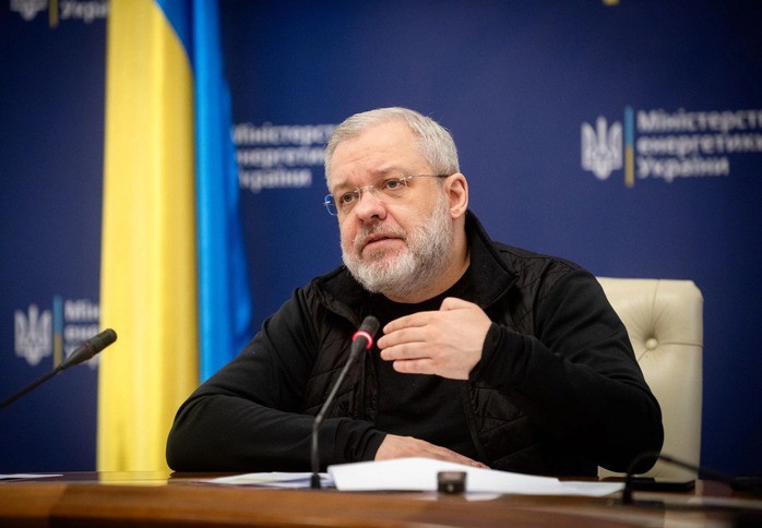 Ukraine bắt giữ cựu bộ trưởng đang rời đất nước - 1