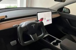 Trung Quốc cấm các loại vô lăng “bất thường” trên ô tô