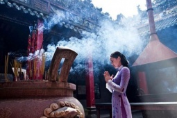 Ý nghĩa của việc đi lễ chùa đầu năm mới và những lưu ý mà bạn cần biết