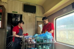 Những người làm việc xuyên Tết Bính Ngọ 2026