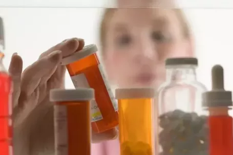 Những loại thuốc cần phải có trong mọi gia đình ngày Tết