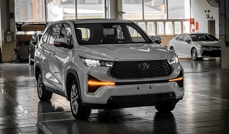 Toyota Innova Cross Hybrid: MPV 7 chỗ tiết kiệm, công nghệ hybrid tiên tiến - 2