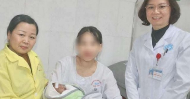 Hiếm gặp: Thai nhi có dây rốn quấn cổ 5 vòng