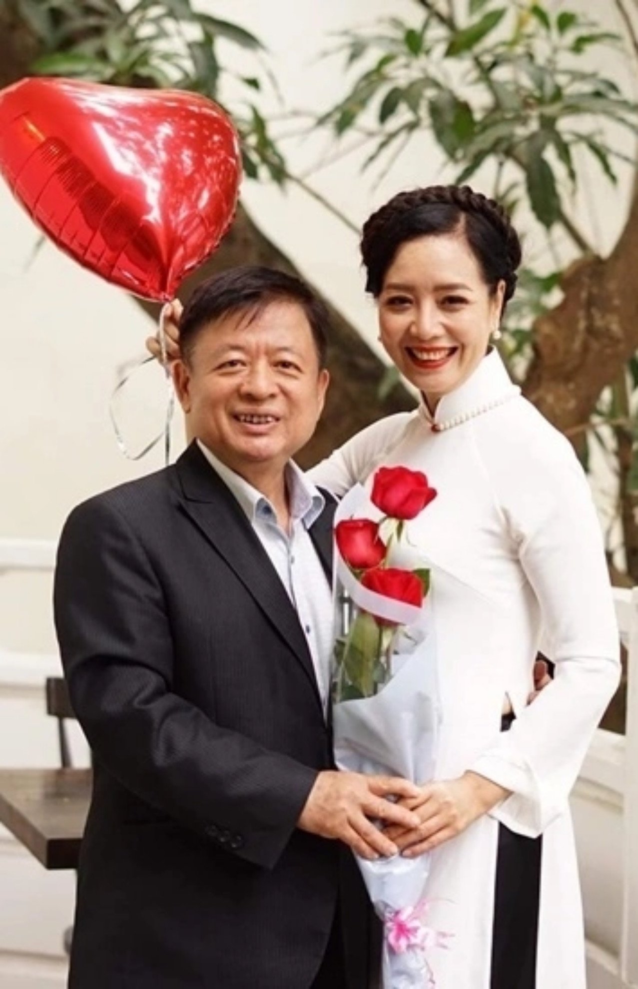 Hôn nhân của vợ chồng Chiều Xuân bền vững nhờ có những thỏa thuận ngầm với "văn bản không thành lời".