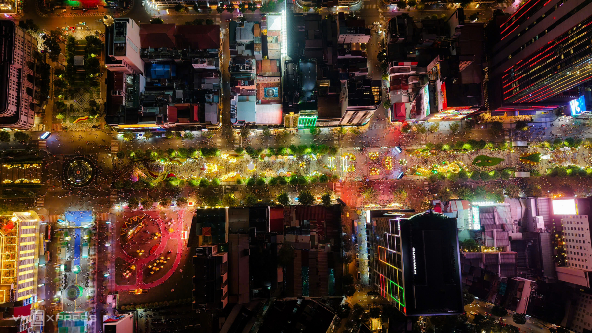 Đường hoa Nguyễn Huệ nhìn từ trên cao. Ảnh:&nbsp;Thanh Tùng