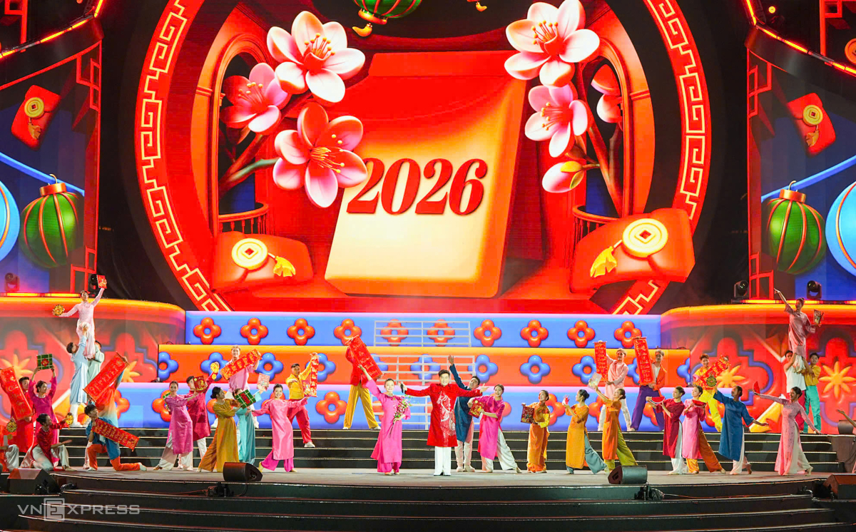 Chương trình chào xuân lần đầu tiên được tổ chức tại Quảng trường Trung tâm Chính trị Hành chính. Ảnh: Lê Tân