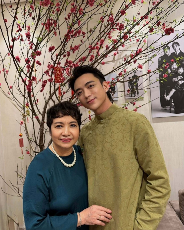 Soobin về Hà Nội nghỉ ngơi, đón Tết bên mẹ.