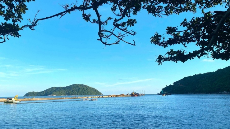 Vẻ đẹp hoang sơ, kiêu hãnh của Hòn Khoai - 2