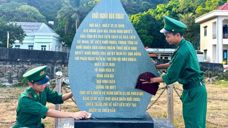 Vẻ đẹp hoang sơ, kiêu hãnh của Hòn Khoai - 8