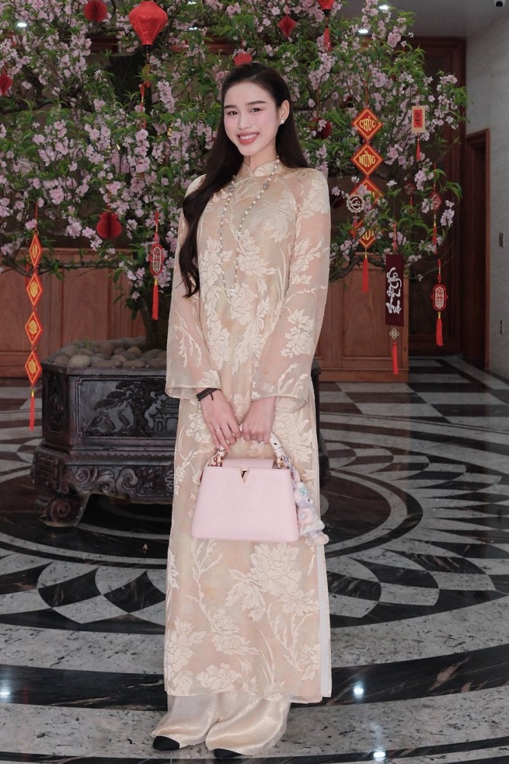 'Dâu hào môn' Đỗ Thị Hà năm đầu đón Tết ở quê chồng - 4