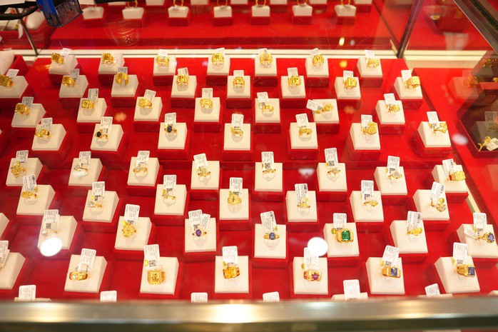 Giá vàng giảm tiếp trên thị trường quốc tế vào cuối ngày hôm nay